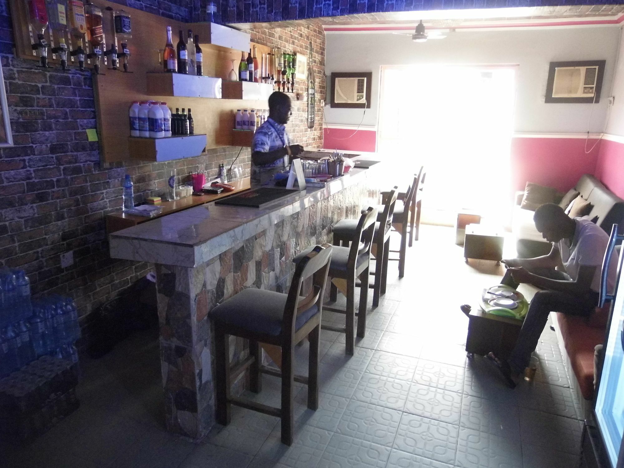 Legendary Inn & Lounge Bale Akiosi Экстерьер фото